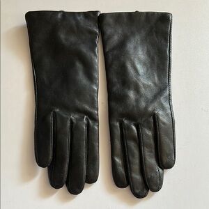 Lands End Women’s leather gloves with cashmere lining size small